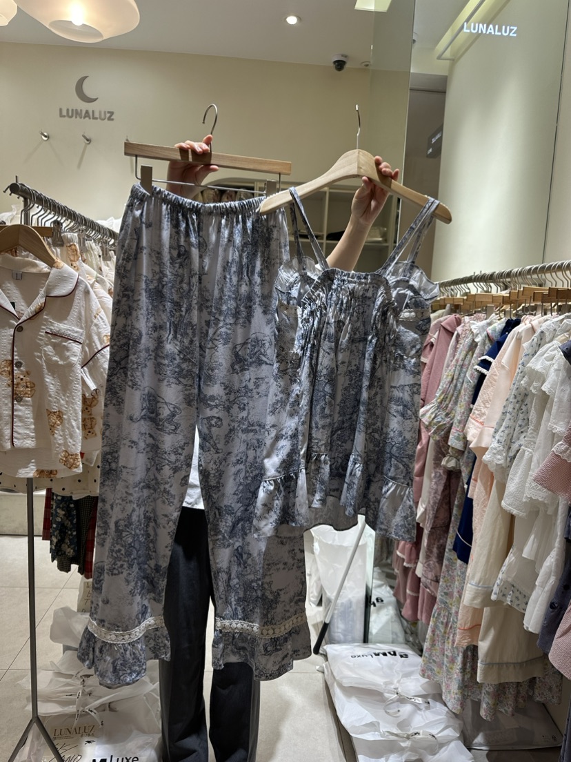 LUNALUZ韓國直郵東大門實拍女裝新款真品時尚推薦人氣熱賣睡衣LUNALUZ睡衣