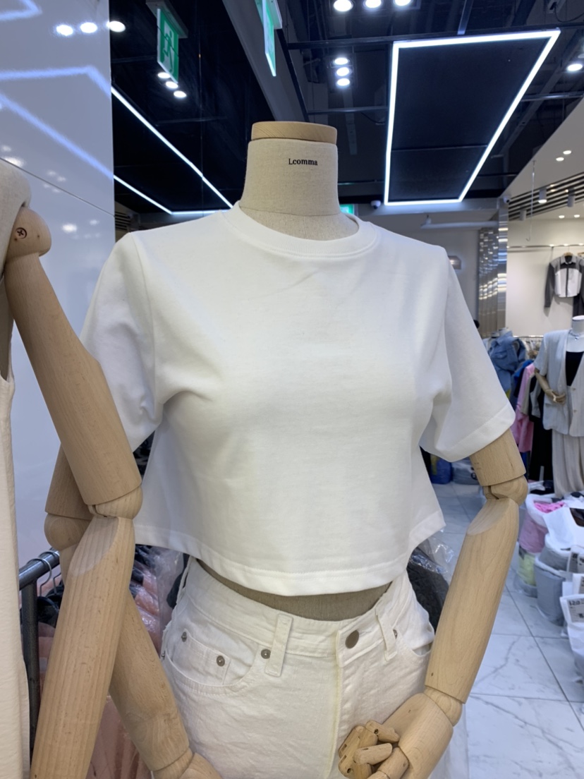 LCOMMA 韓國直郵東大門實拍女裝新款推薦24春夏熱賣T恤短款LCOMMAT恤圖色2
