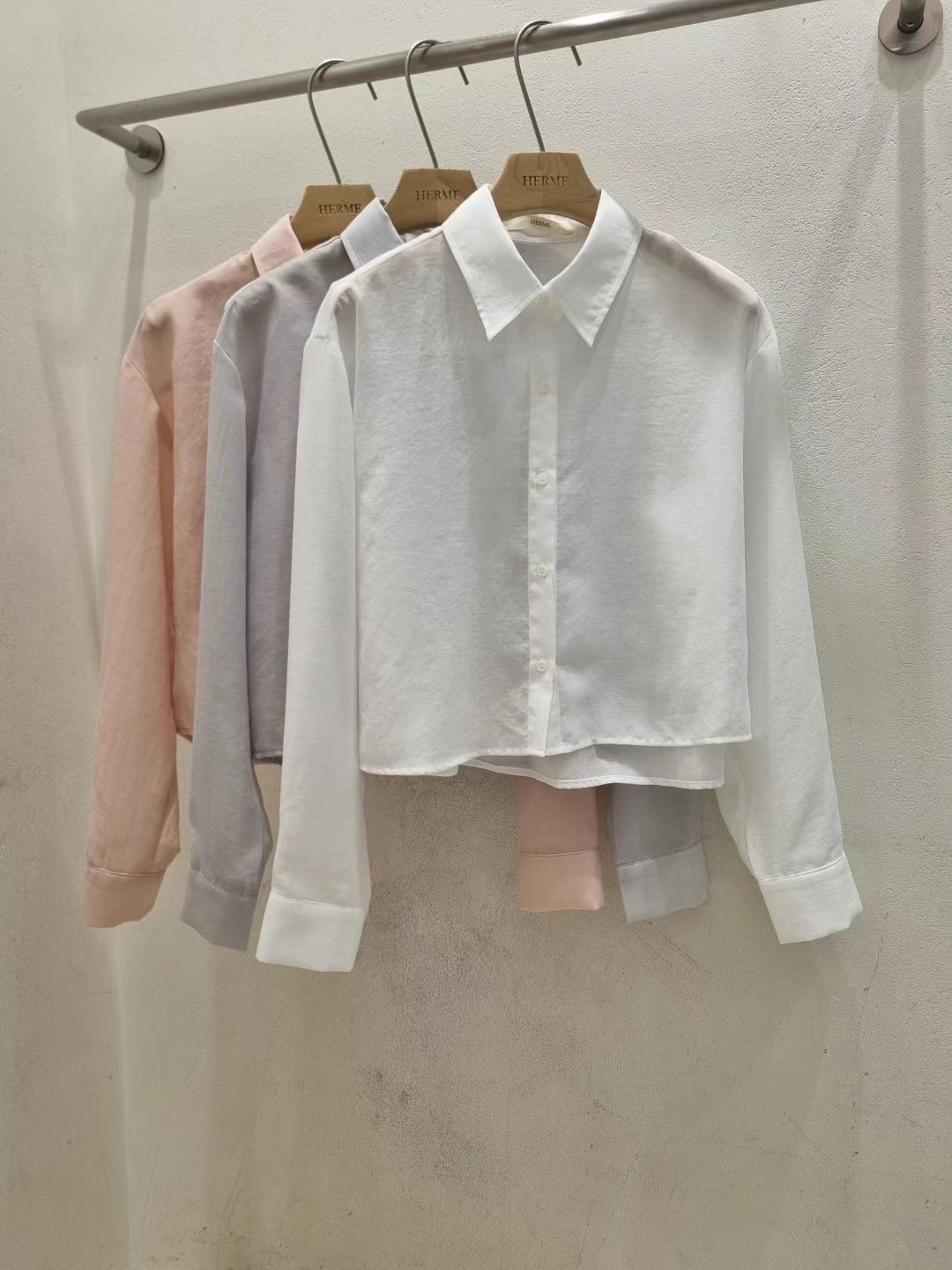 HERME直郵韓國代購女裝新品熱賣24春夏時尚襯衫蕾絲衫短款HERME襯衫/蕾絲衫