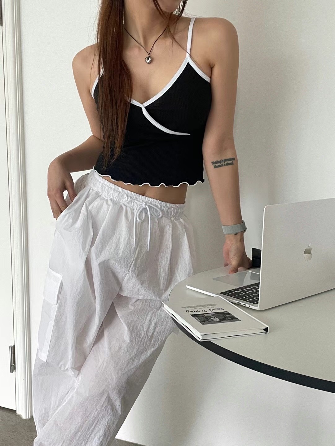 LEEDS直郵韓國代購女裝新款職業24春夏人氣休閑時尚吊帶背心LEEDS吊帶/背心圖色2