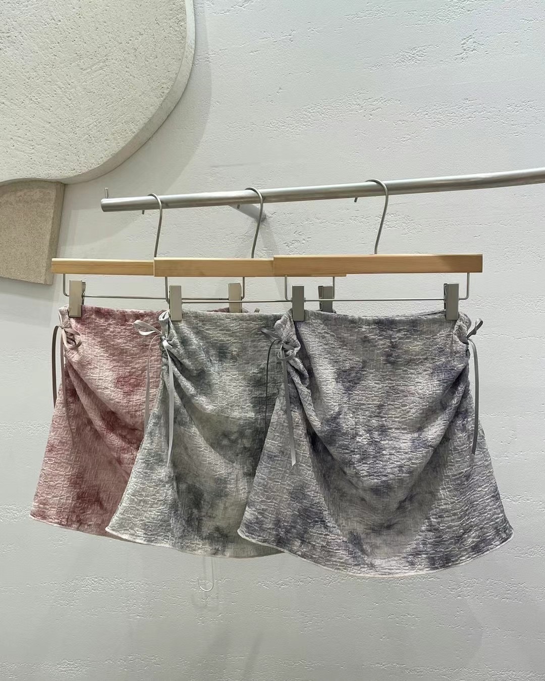 OEUF韓國直郵東大門代購女裝新品真品人氣熱賣時尚推薦短裙OEUF短裙圖色3左三色
