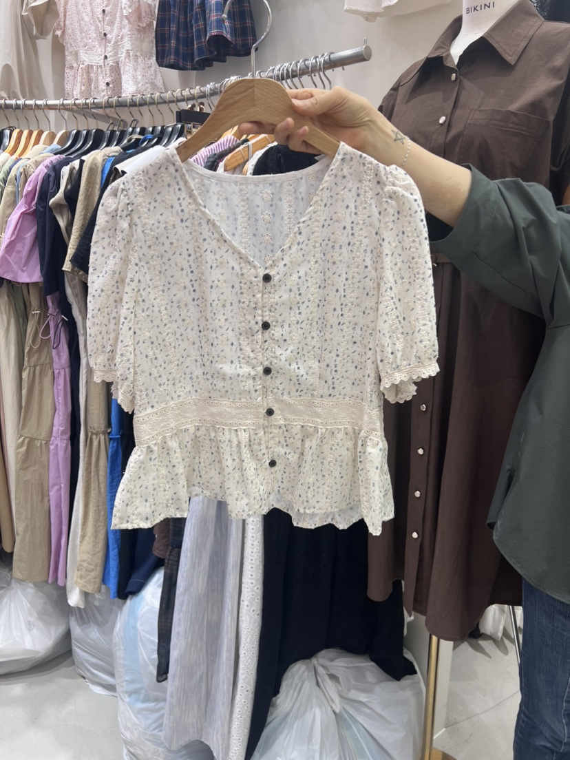 BIKINI韓國直郵東大門實拍女裝新款推薦熱賣真品襯衫蕾絲衫BIKINI襯衫/蕾絲衫圖色2