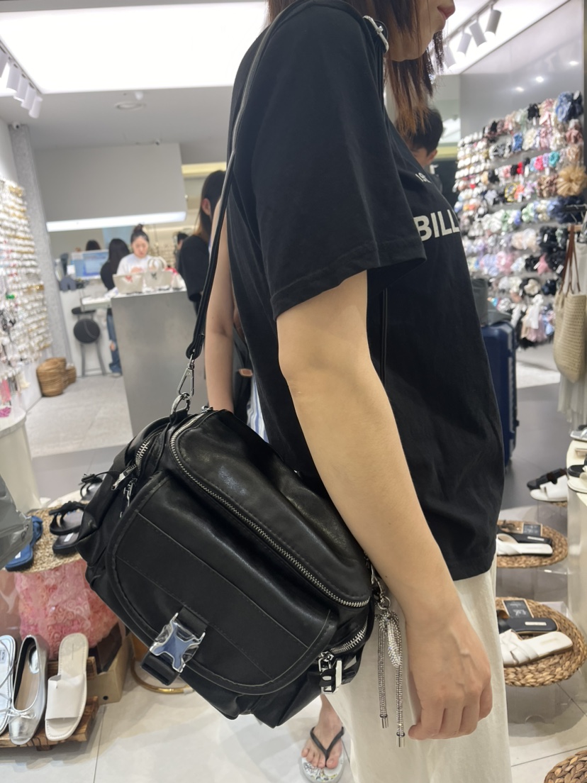 OPPA-女鞋韓國直郵東大門代購女士新品時尚推薦休閑雙肩背包OPPA雙肩背包