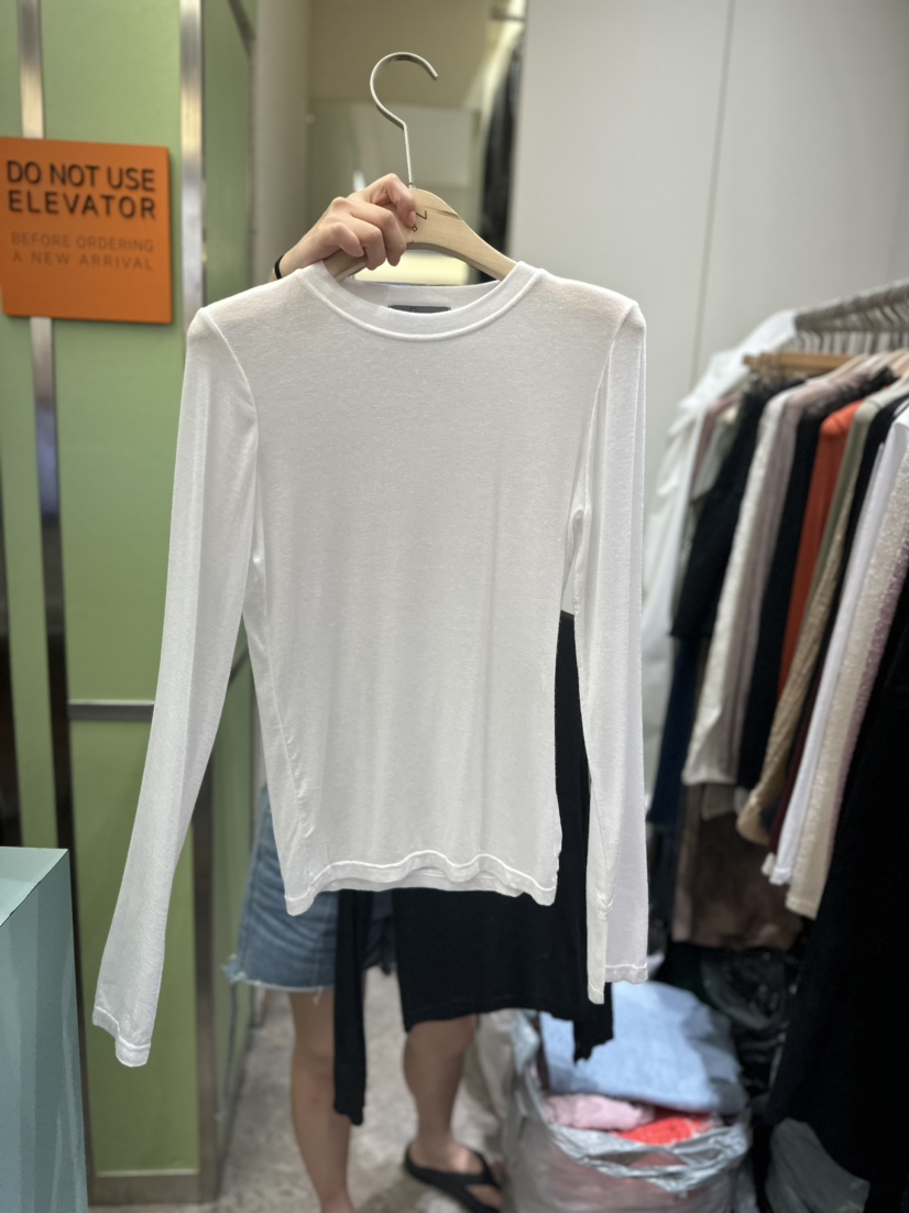REIZ韓國直郵東大門實拍女裝新款真品休閑人氣推薦時尚長袖T恤REIZ長袖T恤圖色2