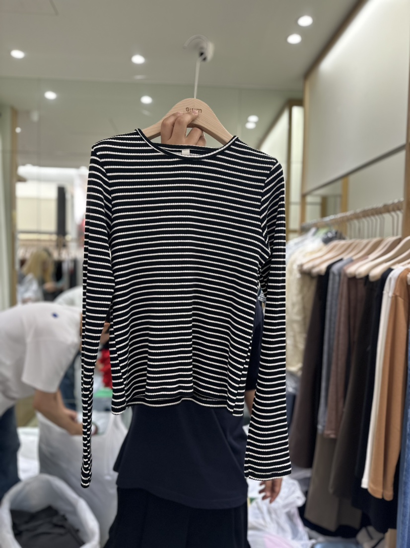 eum韓國直郵女裝新品真品時尚推薦熱賣24春夏長袖T恤秋款EUM長袖T恤圖色3