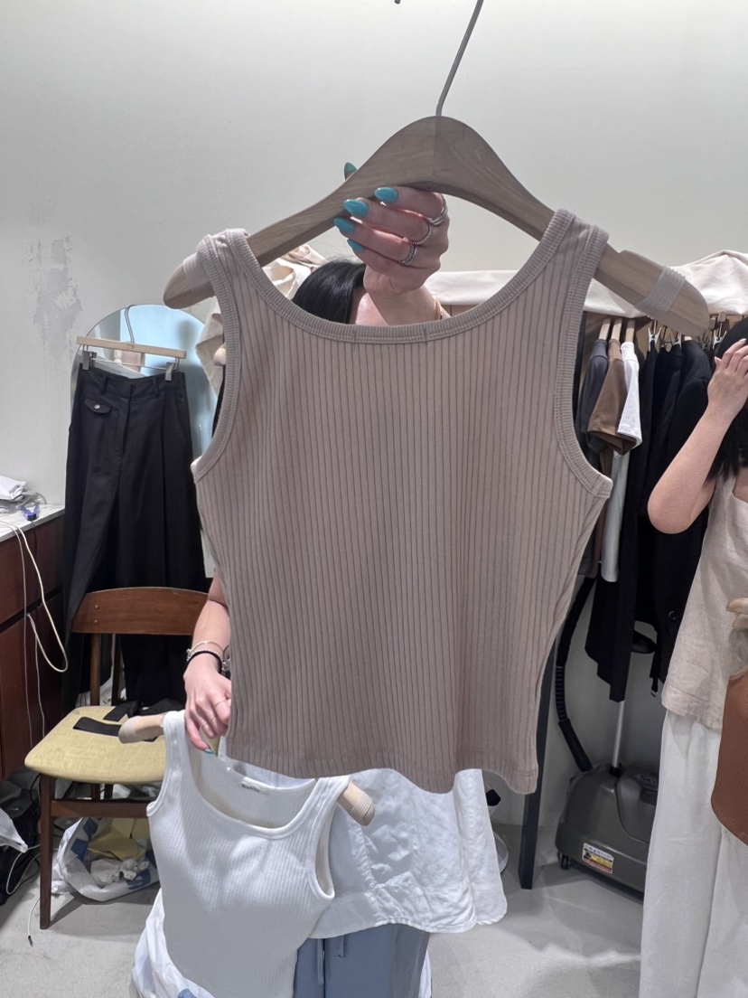 W AND J韓國直郵女裝新款休閑推薦職業人氣24春夏吊帶背心兔子W AND J吊帶/背心