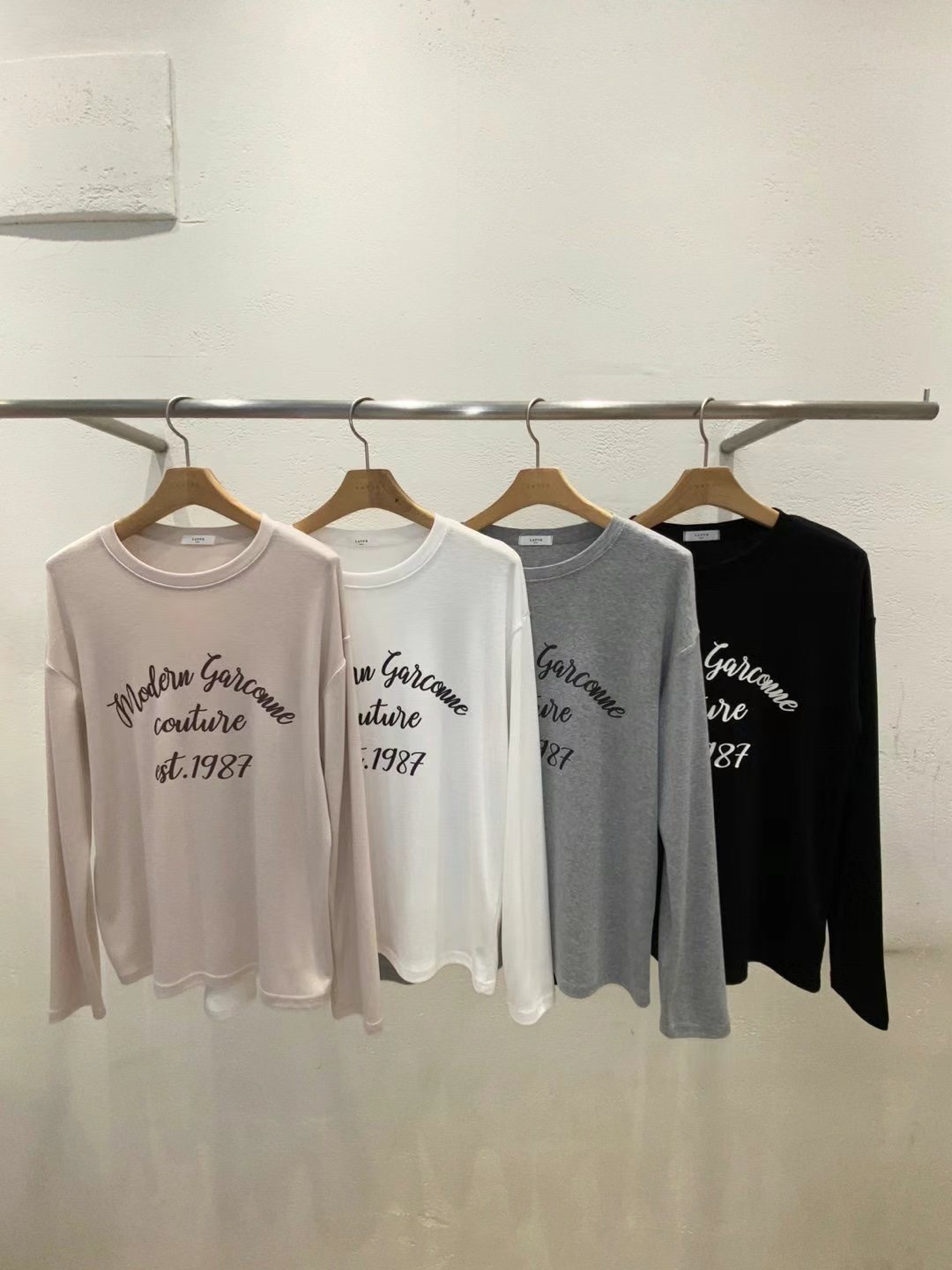 라떼韓國直郵東大門實拍女裝新款職業24秋冬時尚熱賣長袖T恤Latte_長袖T恤圖色1左一色