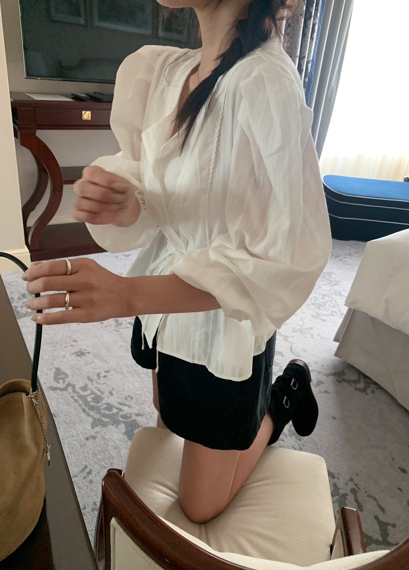 MELLOUNGE韓國直郵東大門代購女裝新品時尚職業人氣襯衫蕾絲衫MELLOUNGE-T襯衫/蕾絲衫