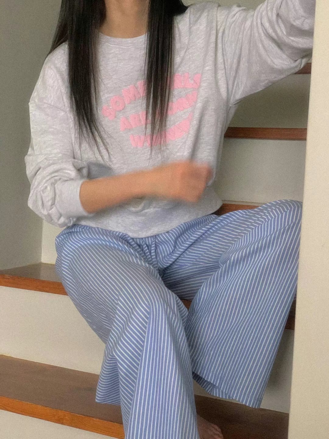 FIVE韓國直郵東大門實拍女裝新款人氣休閑職業熱賣24秋冬衛衣FIVE衛衣圖色3