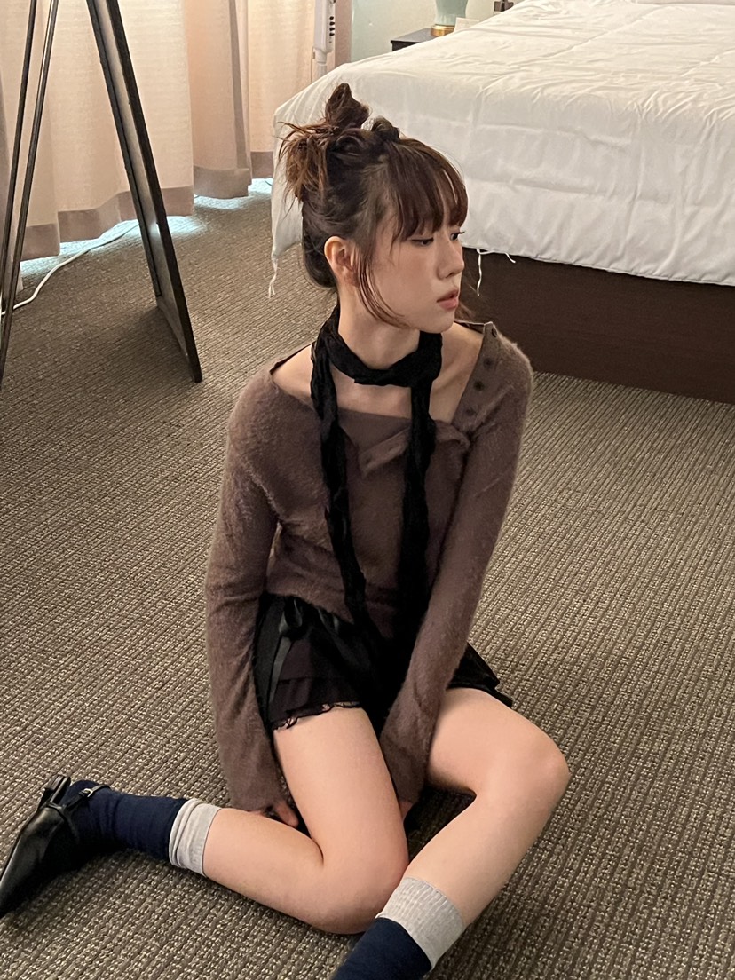 PAPRIKA直郵韓國代購女裝新款人氣24秋冬職業熱賣長袖T恤PAPRIKA長袖T恤