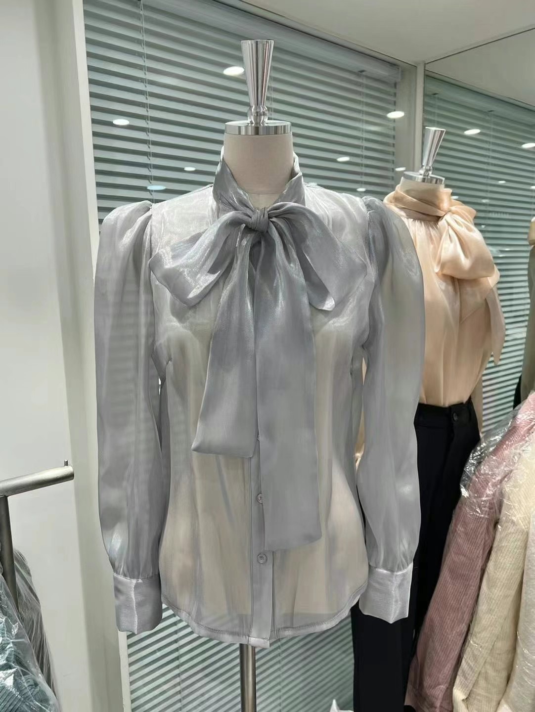 THE BARBARA韓國直郵東大門實拍女裝新款時尚熱賣襯衫蕾絲衫THE BARBARA襯衫/蕾絲衫圖色2