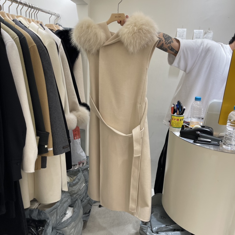 ON:UP直郵韓國代購女裝新款推薦中長款大衣手工制作浣熊兜帽ON:UP中長款大衣圖色1