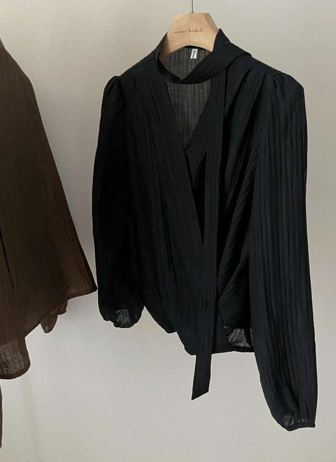 NEONHITCH韓國直郵東大門實拍女裝新款人氣真品推薦襯衫蕾絲衫NEONHITCH襯衫/蕾絲衫