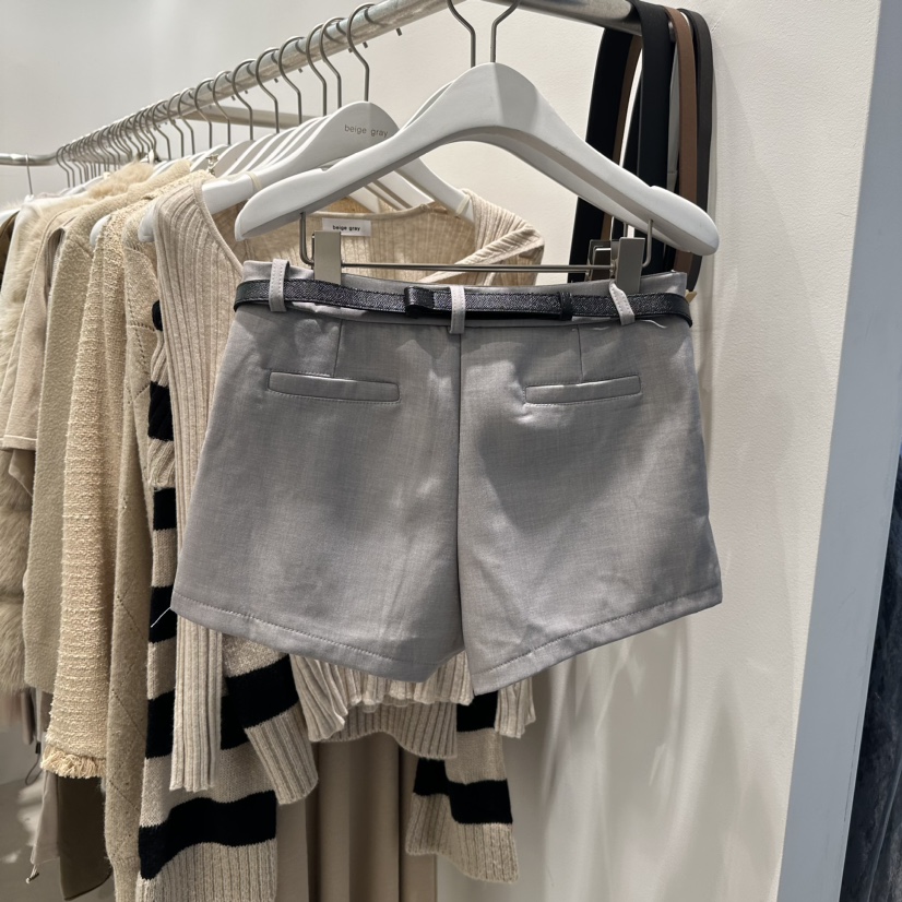BEIGE GRAY韓國直郵東大門實拍女裝新款熱賣時尚短褲含腰帶BEIGE GRAY短褲