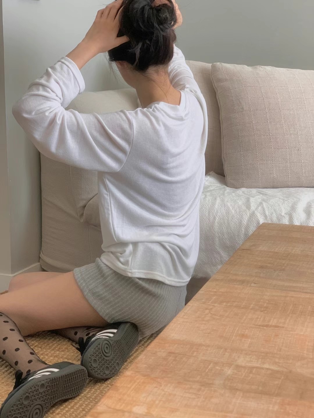 OBE韓國直郵東大門實拍女裝新品人氣熱賣職業休閑時尚長袖T恤OBE長袖T恤