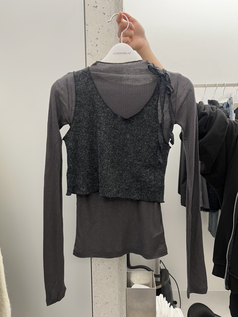 LONDON FLAT韓國直郵女裝新品休閑真品時尚長袖T恤刺繡短款LONDON FLAT長袖T恤圖色2