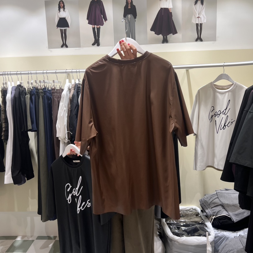 OihEum韓國直郵東大門代購女裝新品時尚熱賣休閑24秋冬T恤OREUMT恤