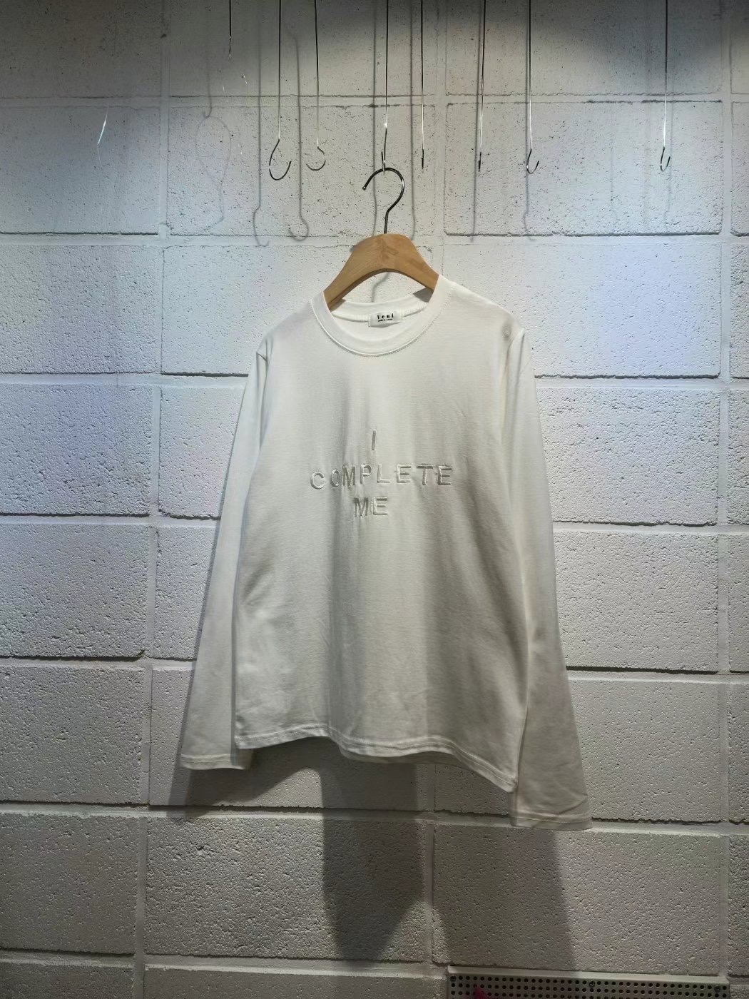 VENI韓國直郵東大門代購女裝新款真品休閑長袖T恤莫代爾刺繡VENI長袖T恤
