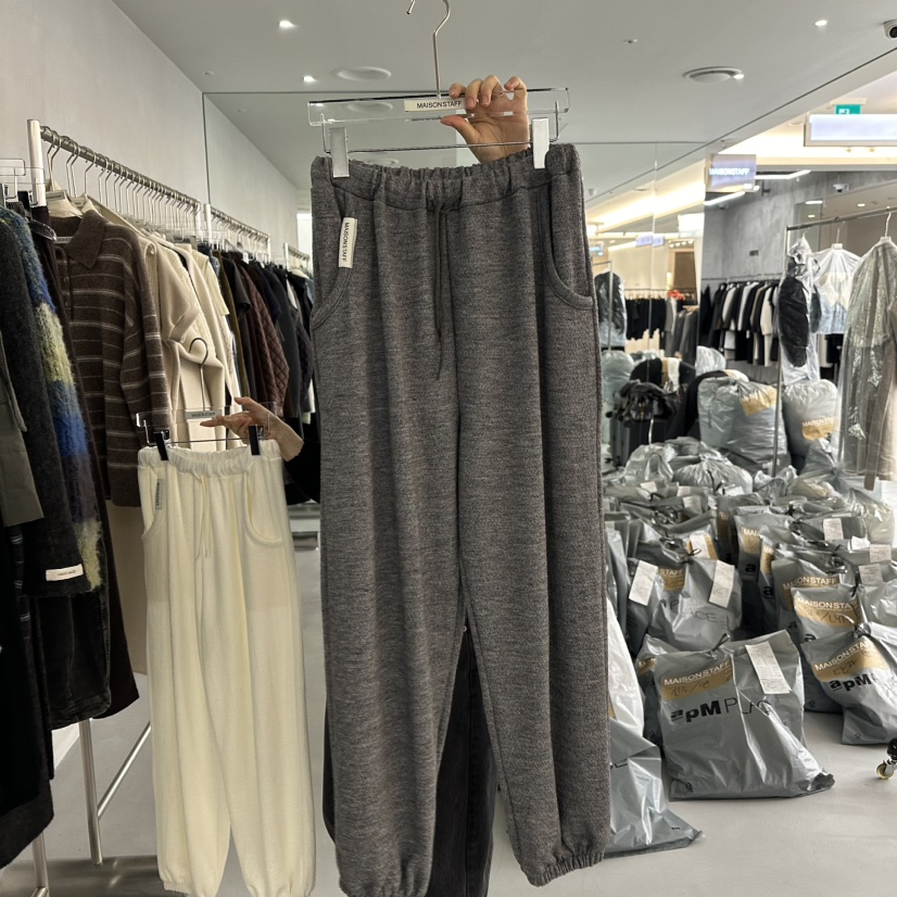 MAISONSTAFF/LE SMOKING韓國直郵東大門實拍女裝新款24秋冬休閑褲MAISONSTAFF休閑褲圖色1