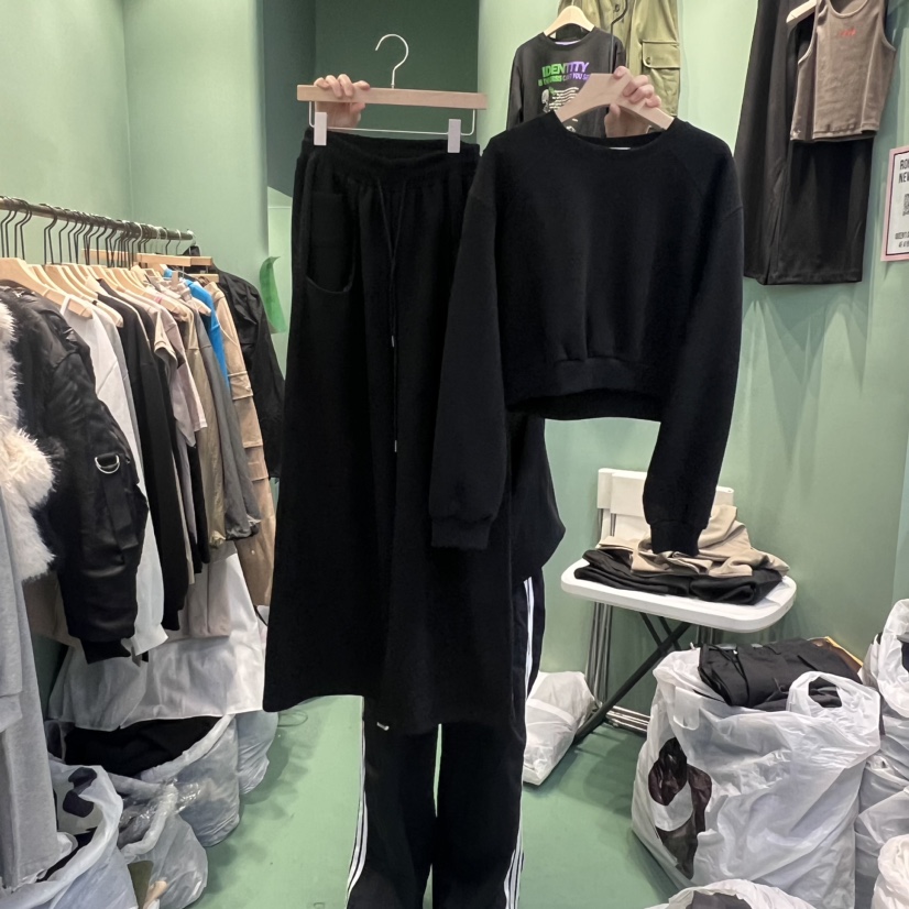 ROMANTIC NEWYORK韓國直郵東大門實拍女裝新品熱賣人氣套裝ROMANTIC NEWYORK套裝圖色2