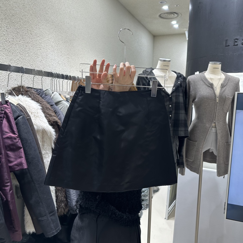 LESSEN韓國直郵東大門實拍女裝新品推薦休閑職業熱賣人氣短裙LESSEN短裙