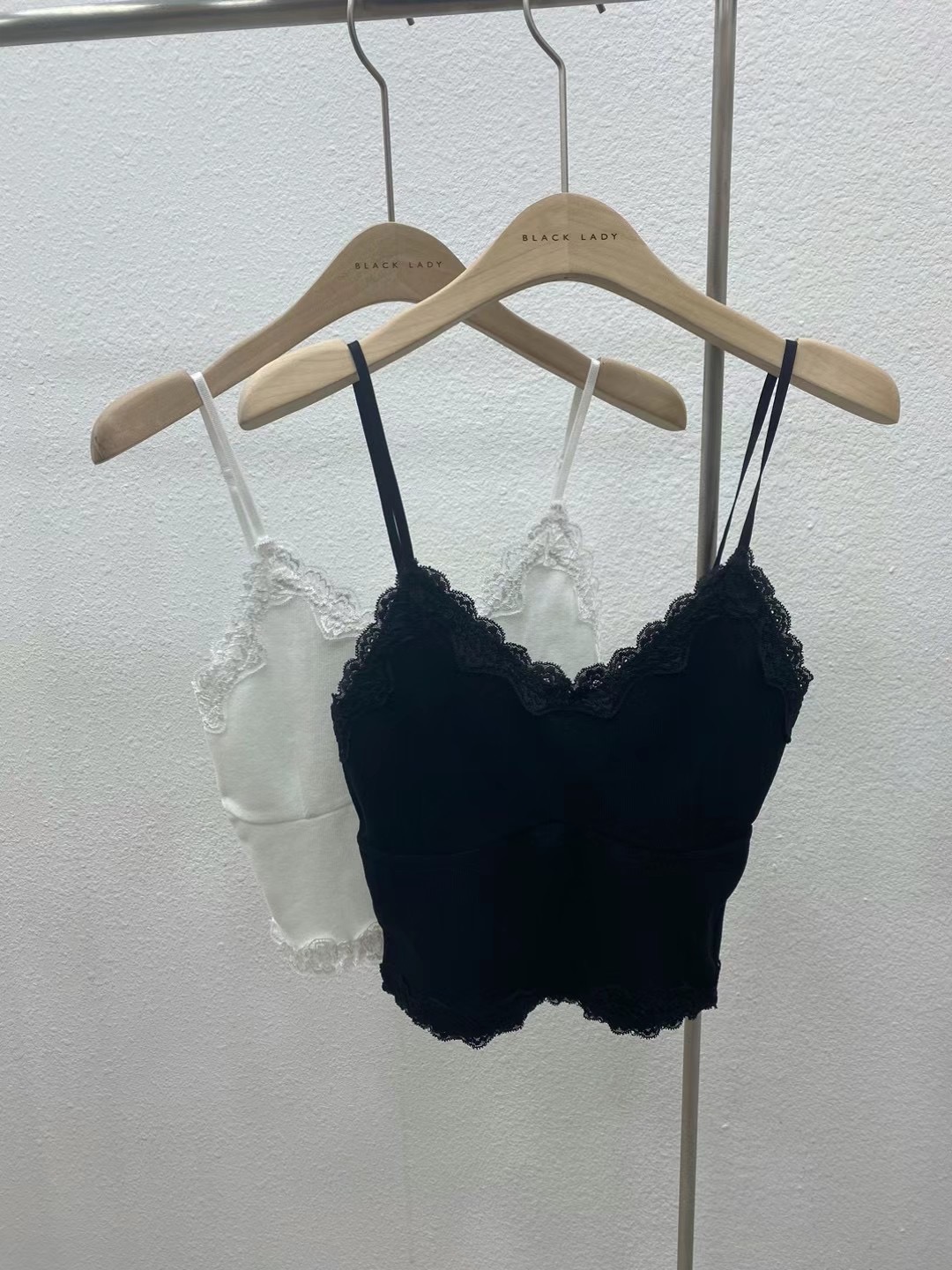 BLACK LADY韓國直郵東大門實拍女裝新品人氣熱賣休閑吊帶背心BLACK LADY吊帶/背心