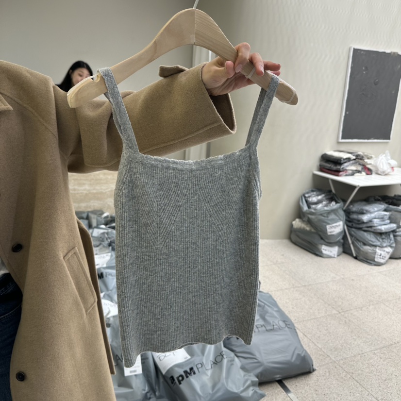 eoob/LAMEREI韓國直郵東大門實拍女裝新款24秋冬吊帶背心EOOB/LAMEREI吊帶/背心圖色2