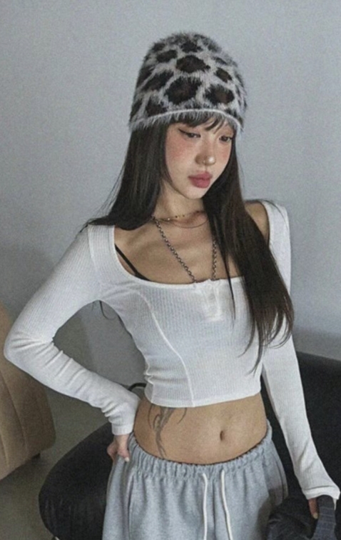 ROLLER韓國直郵東大門實拍女裝新品人氣時尚職業真品長袖T恤ROLLER長袖T恤圖色1