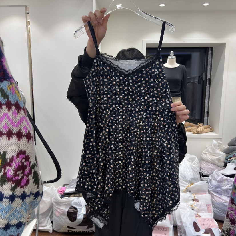 ANOES韓國直郵東大門實拍女裝新品真品推薦熱賣時尚吊帶背心ANOES吊帶/背心