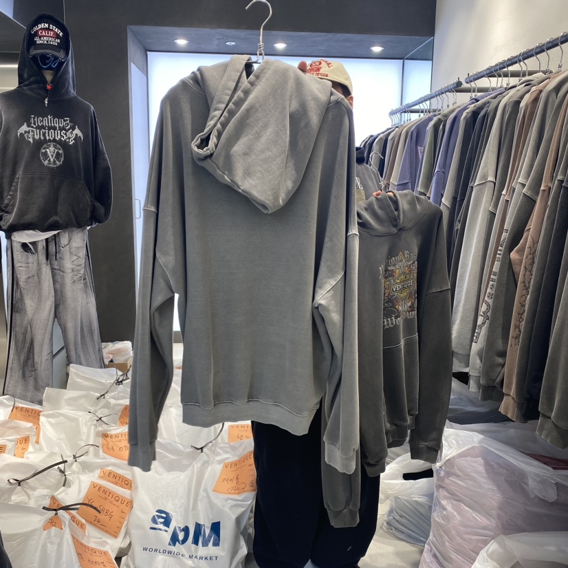 VENTIQUE韓國直郵東大門實拍女裝新品推薦熱賣人氣衛衣連帽VENTIQUE-男裝衛衣