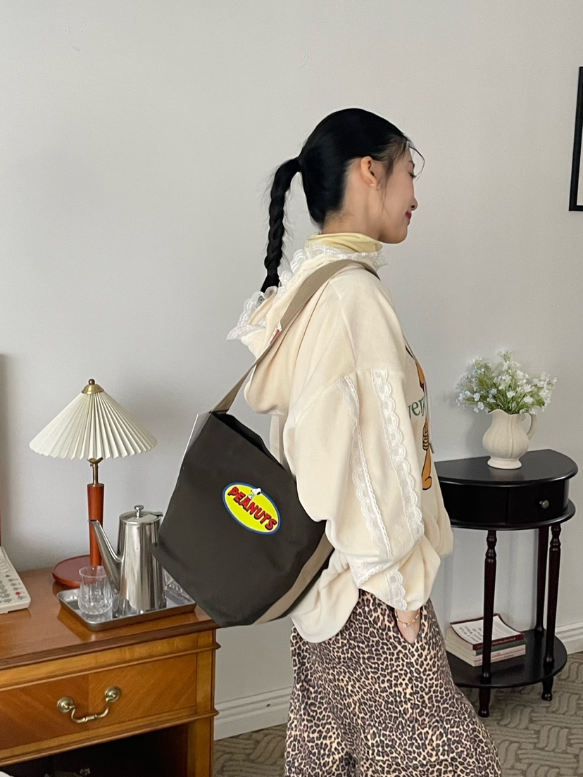 LEJUNEV-P韓國直郵東大門代購女裝新品時尚單肩斜跨包史努比LEJUNEV-P單肩/斜跨包