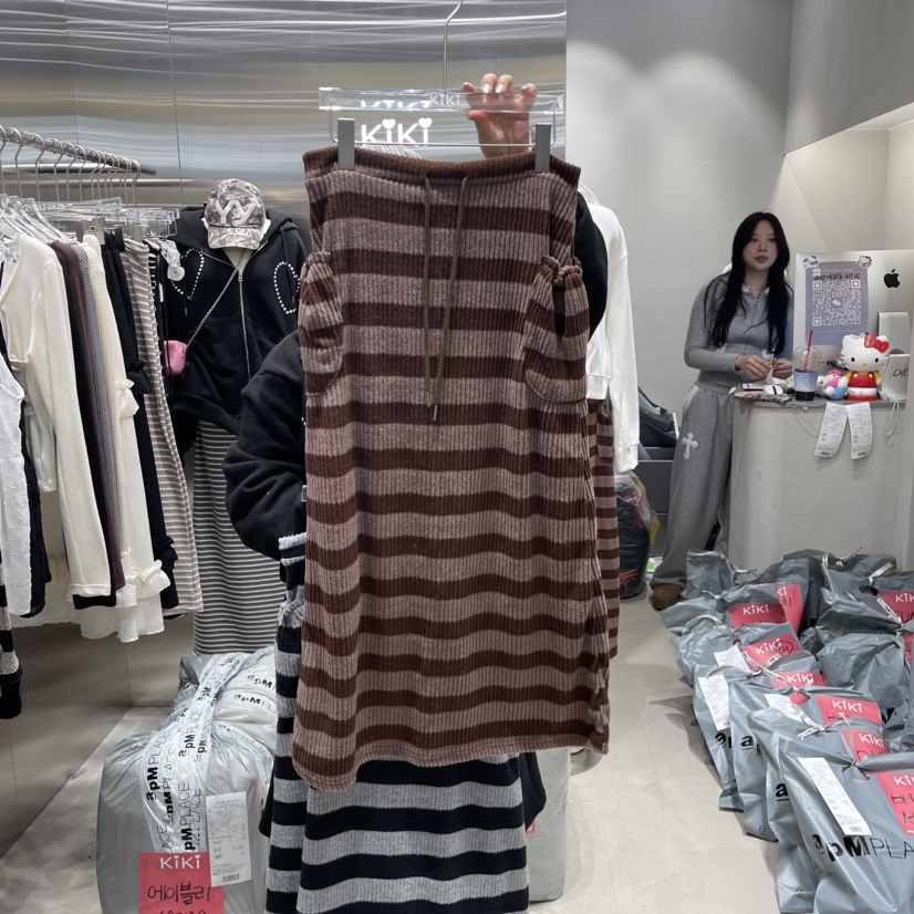 KiKi韓國直郵東大門實拍女裝新品人氣休閑時尚24秋冬長裙口袋KIKI長裙圖色2