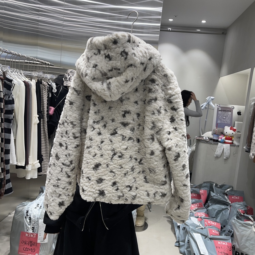 KiKi韓國直郵東大門代購女裝新款人氣時尚休閑短款大衣兜帽KIKI短款大衣