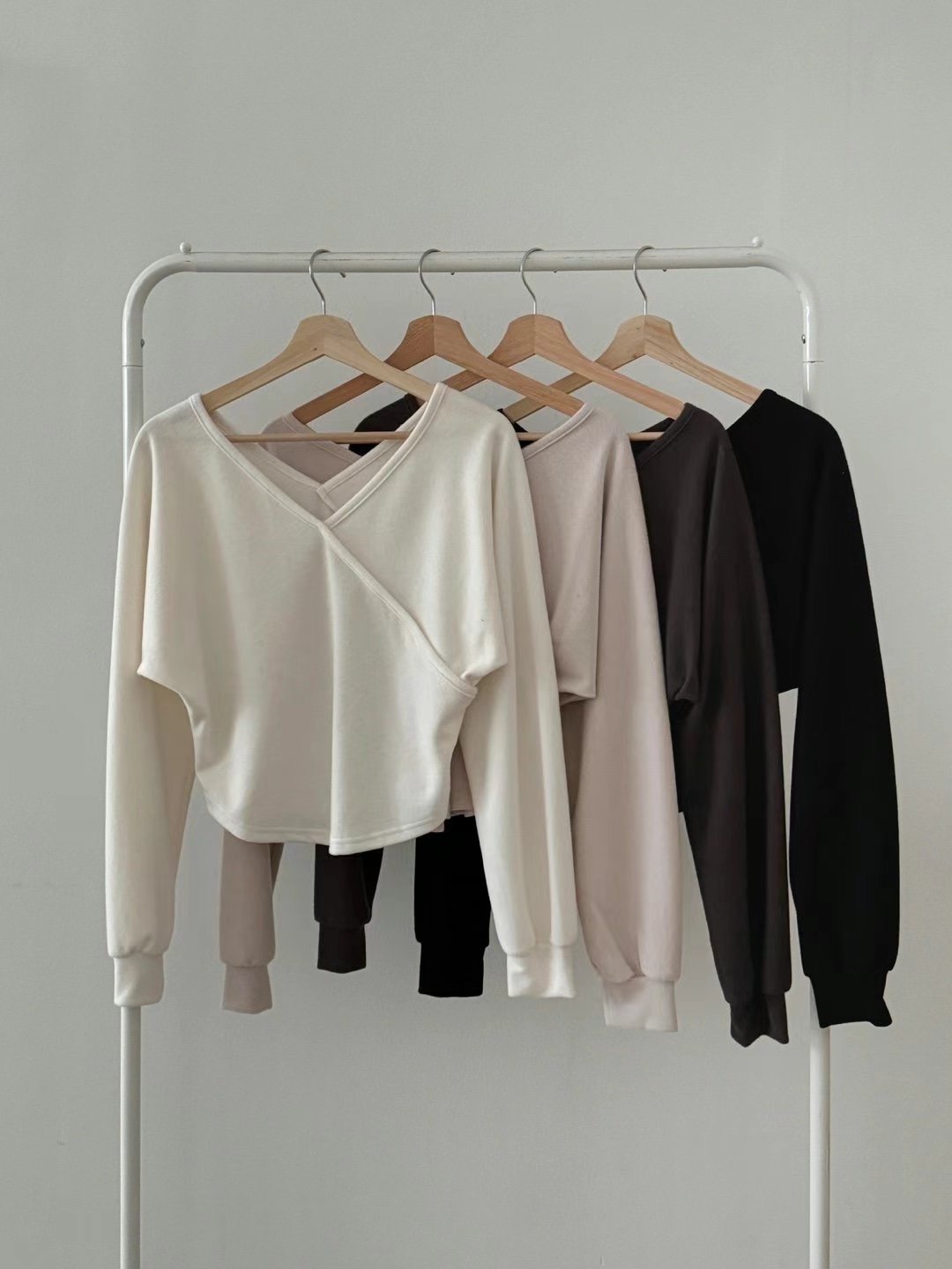 FOLLOW B韓國直郵東大門代購女裝新款人氣熱賣長袖T恤拉絨FOLLOW B-2件起訂長袖T恤圖色4左四色