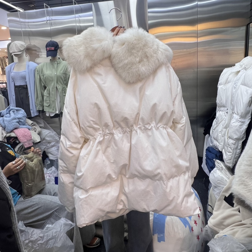 BLACK BABI韓國直郵東大門實拍女裝新款24秋冬短款羽絨服狐貍鵝絨BLACK BABI短款羽絨服