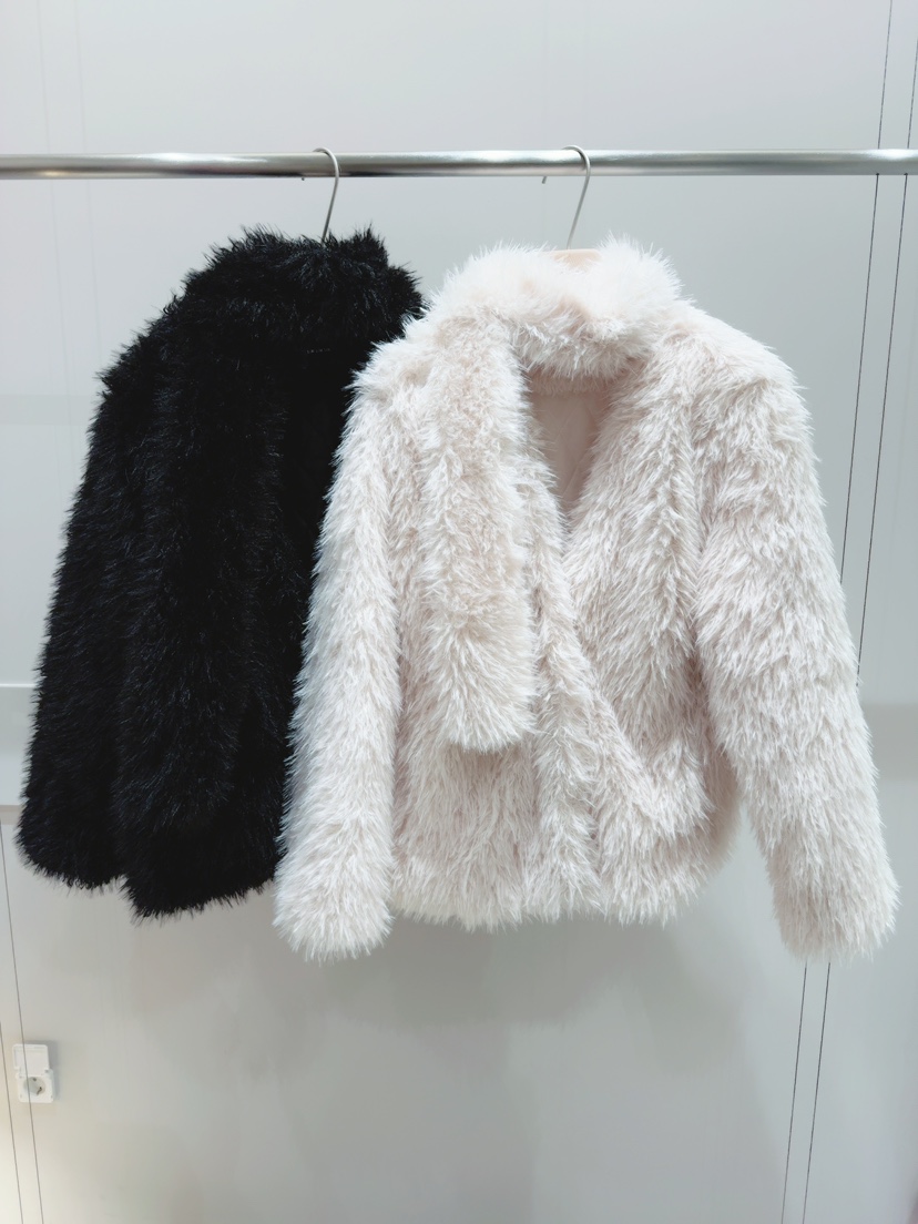 LIM LIM LIM韓國直郵女裝新款推薦時尚熱賣短款大衣含圍巾LIM LIM LIM短款大衣