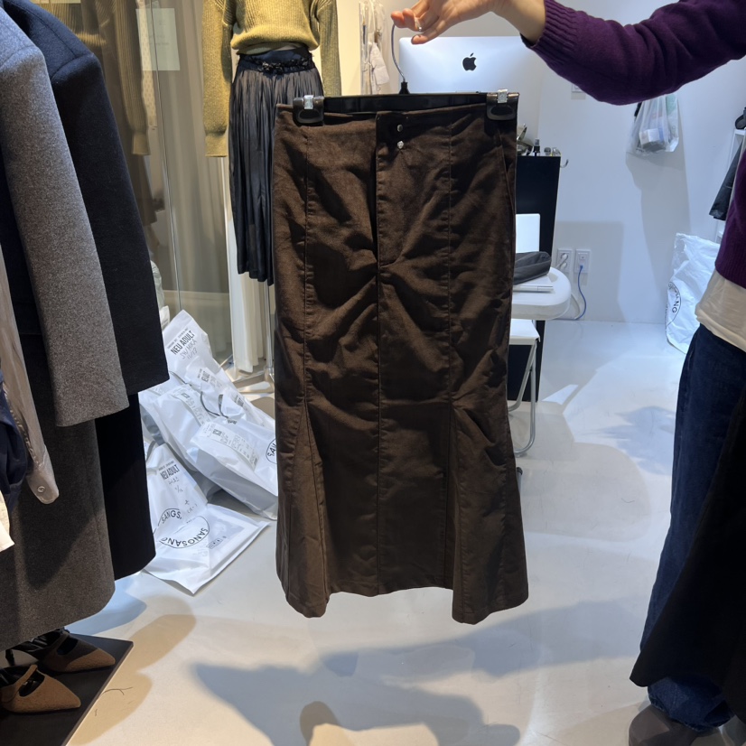 neu adult韓國直郵女裝新品職業24秋冬半身裙中短裙天鵝絨NEU ADULT半身裙/中短裙圖色2