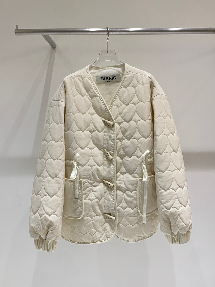 FABRIC直郵韓國代購女裝新品真品時尚人氣熱賣夾克心形絎縫FABRIC夾克圖色2