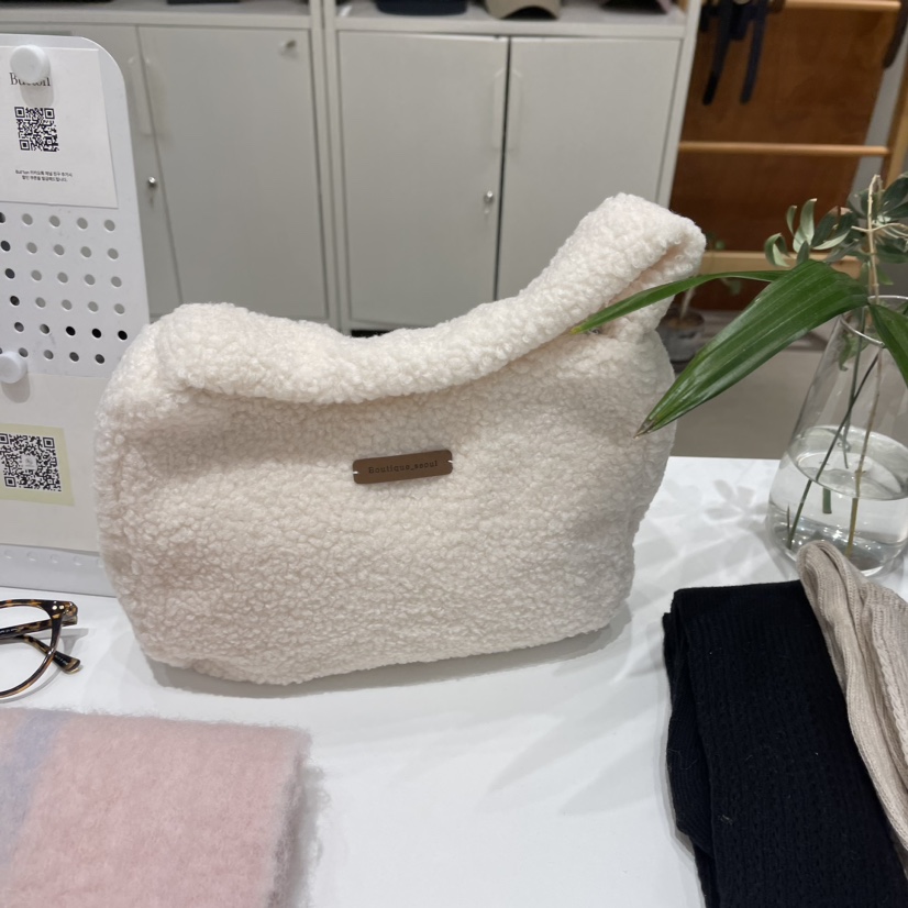 But ton/BOUTIQUE SEOUL-P韓國直郵東大門實拍女裝新品職業手提包絨But ton/BOUTIQUE SEOUL手提包圖色2