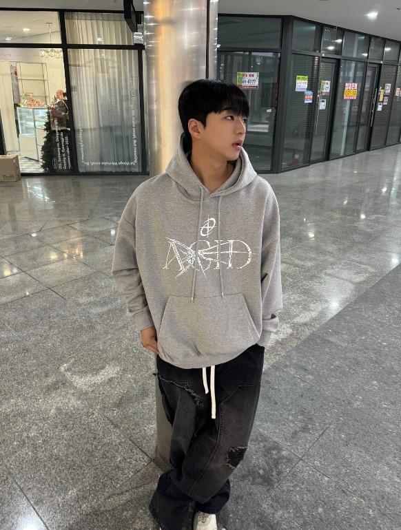 KSUBI韓國直郵東大門實拍女裝新品職業休閑24秋冬時尚衛衣KSUBI衛衣