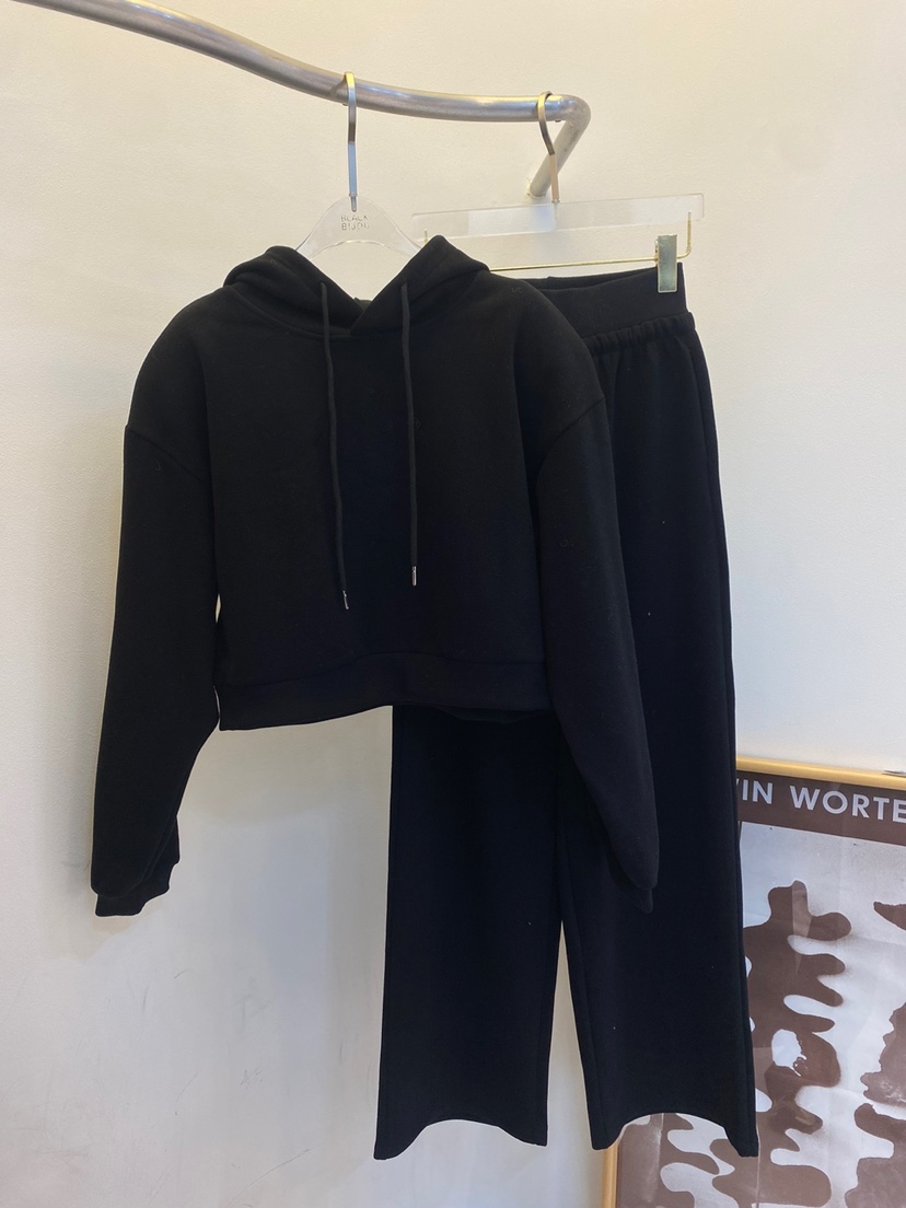 BLACK BIJOU韓國直郵東大門代購女裝新款時尚套裝加絨連帽BLACK BIJOU套裝圖色2