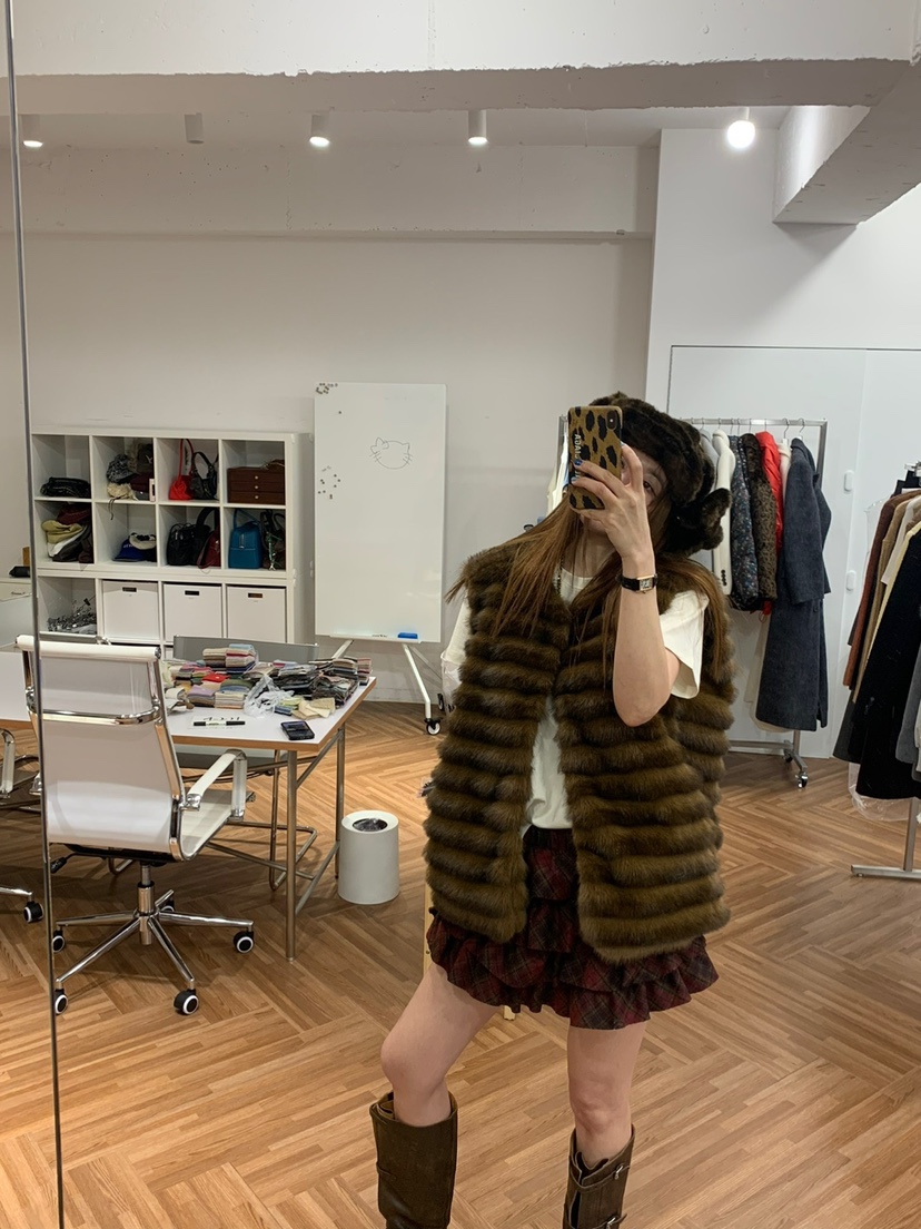 EGG IS韓國直郵東大門實拍女裝新款24秋冬真品人氣馬甲水貂EGG IS馬甲