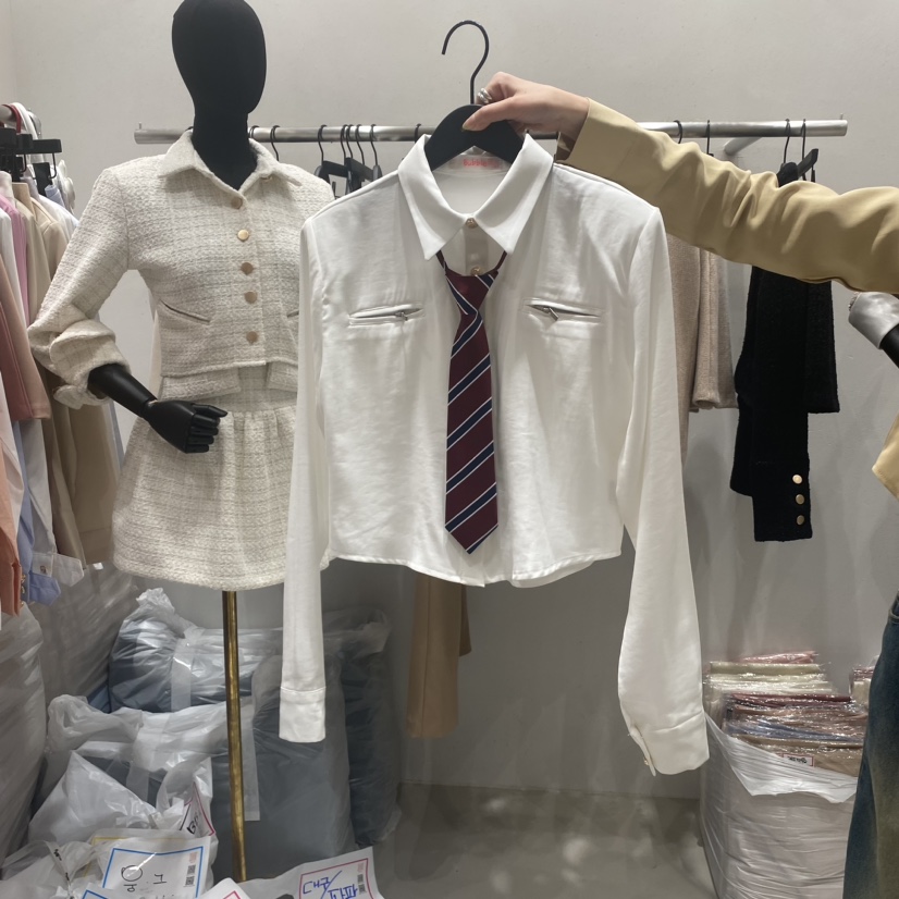 Lottimo直郵韓國代購女裝新品時尚熱賣人氣24秋冬襯衫蕾絲衫LOTTIMO襯衫/蕾絲衫圖色2