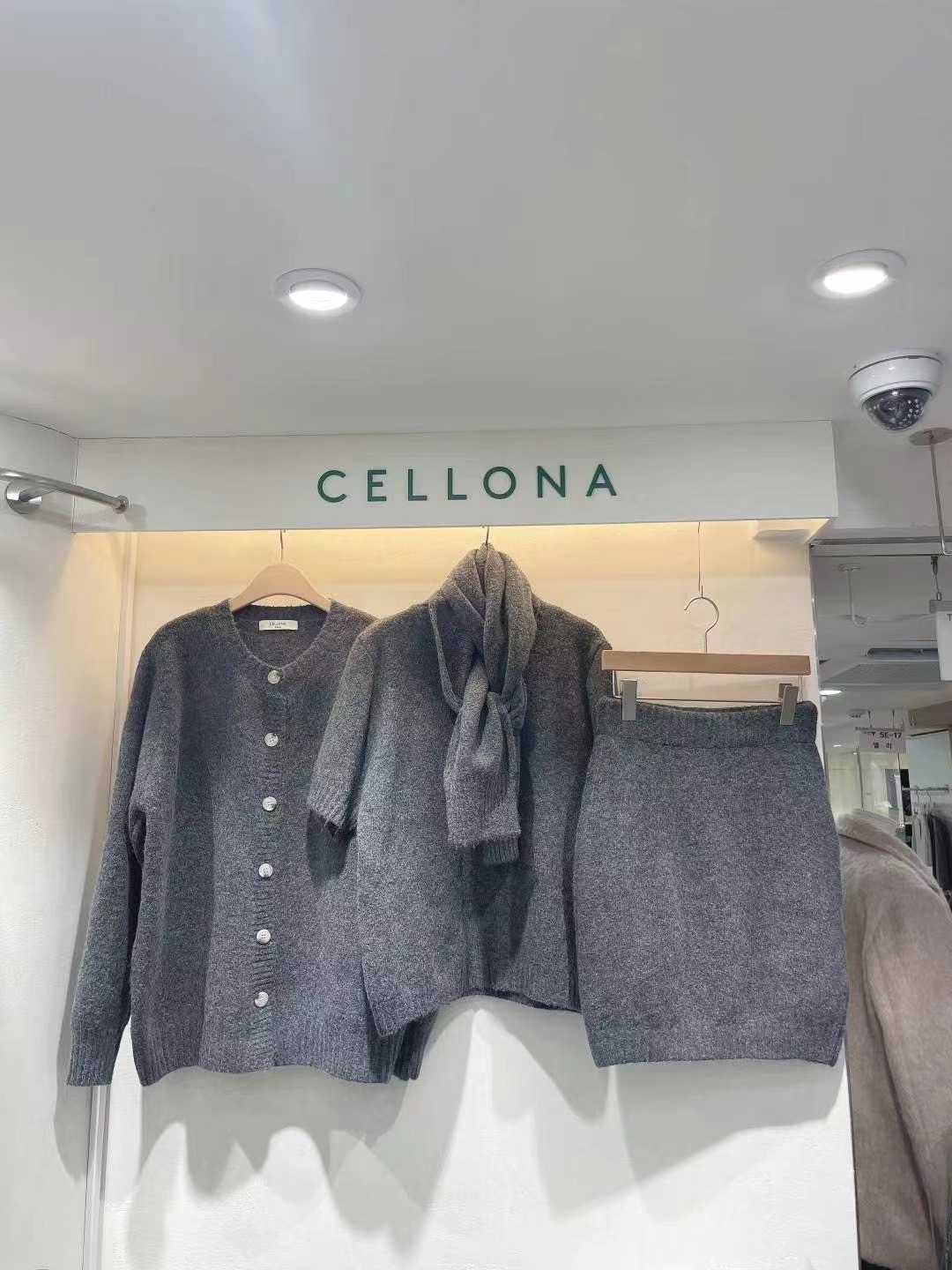 CELLONA直郵韓國代購女裝新品熱賣人氣24秋冬休閑套裝含圍巾CELLONA套裝圖色2