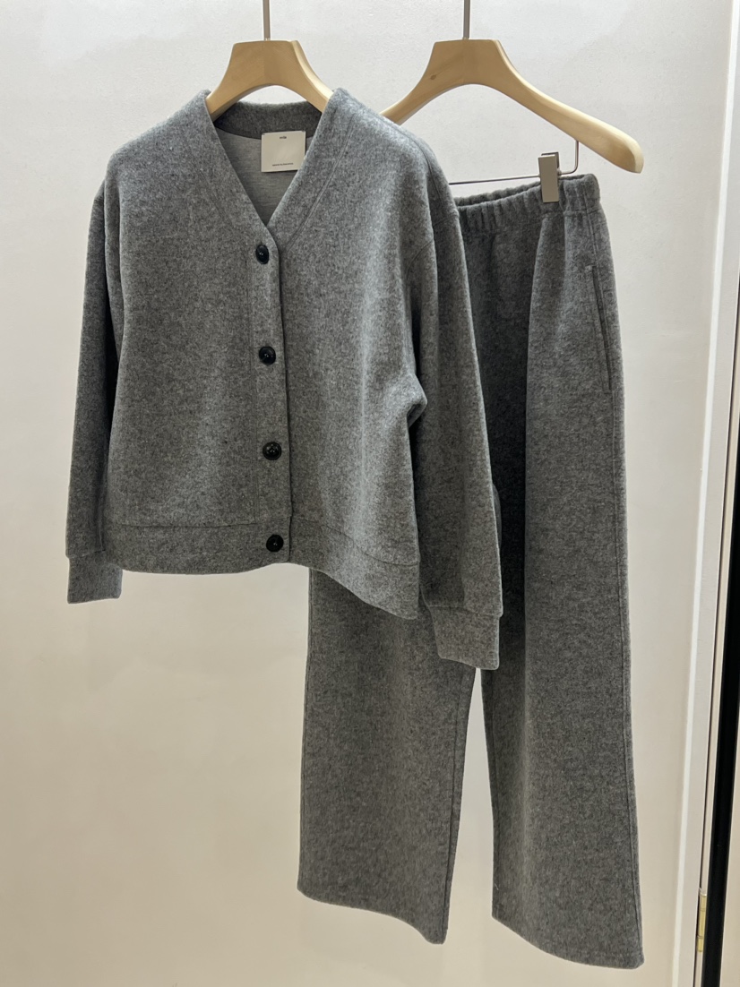 MYOS東大門代購女裝新款熱賣24秋夏時尚推薦職業衛衣羊毛開衫MYOS衛衣