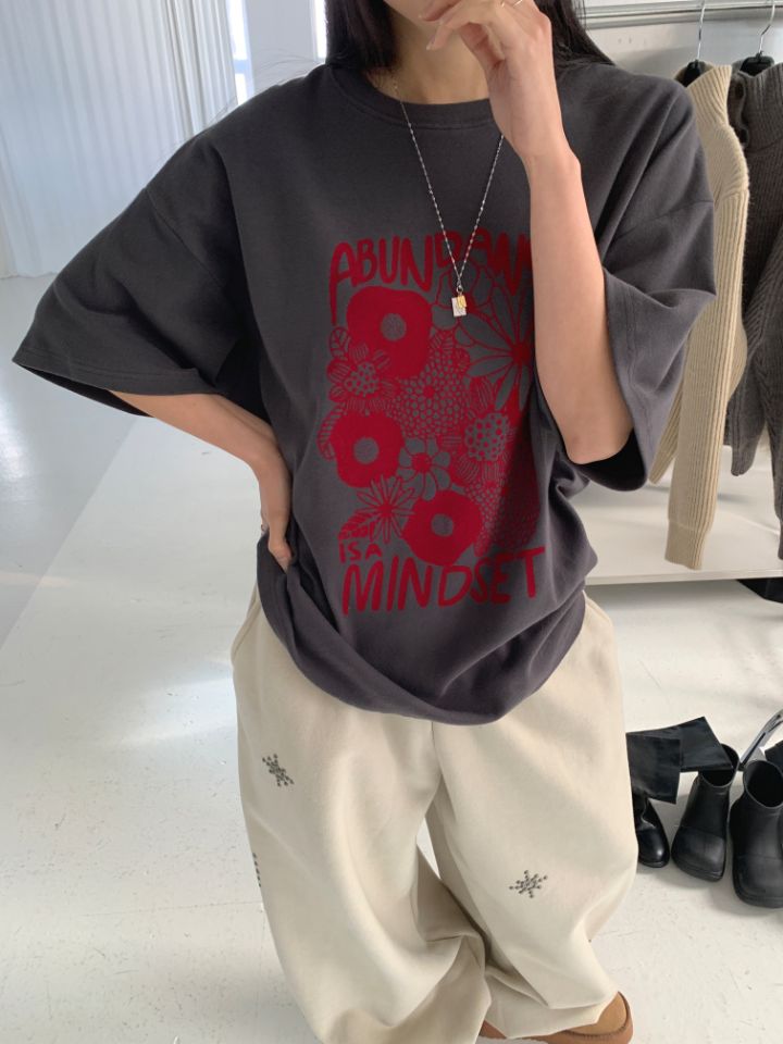 4LEAF韓國直郵東大門實拍女裝新品職業24秋冬時尚熱賣T恤絨4LEAFT恤圖色2