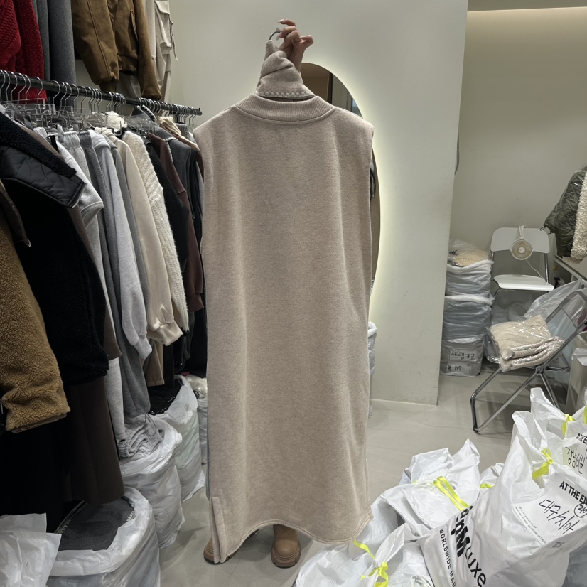 AT THE END韓國直郵東大門代購女裝新品推薦連衣裙含圍巾羊毛AT THE END連衣裙