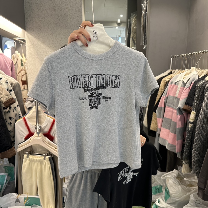 AMOEBA韓國直郵東大門實拍女裝新品推薦熱賣職業時尚人氣T恤AMOEBAT恤圖色2