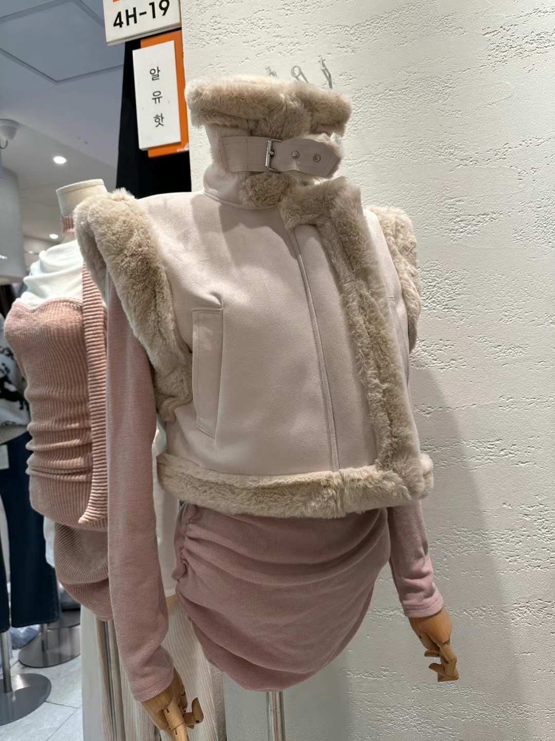 Ruhot韓國直郵東大門實拍女裝新品人氣時尚推薦休閑熱賣馬甲Ruhot馬甲