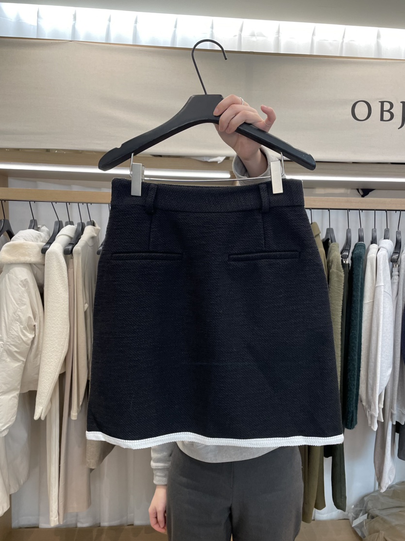 love us u/OBJET韓國直郵女士新品24秋夏推薦時尚短裙花呢love us u/OBJET短裙